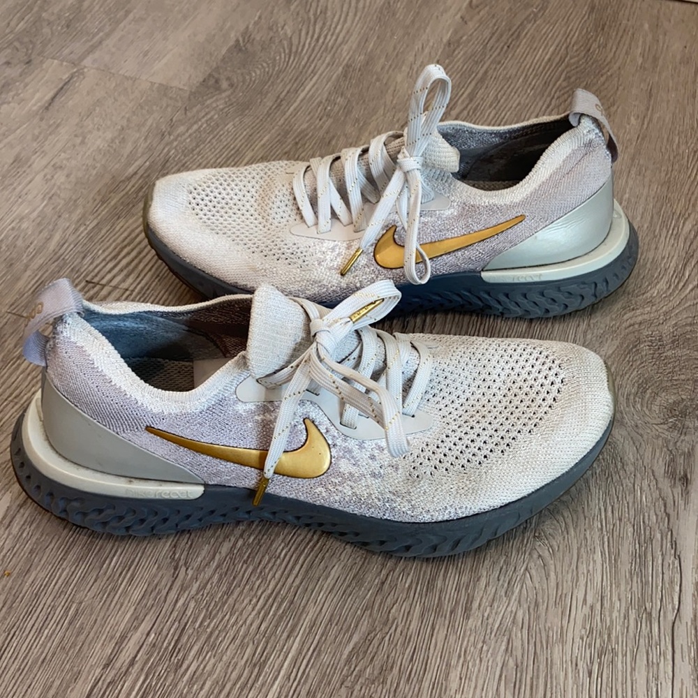 Nike Epic React Flynit Shoes - Vast Grey Gold color